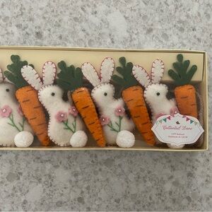 “New” Cottontail Lane Bunnies & Carrots Holiday Garland 6 ft